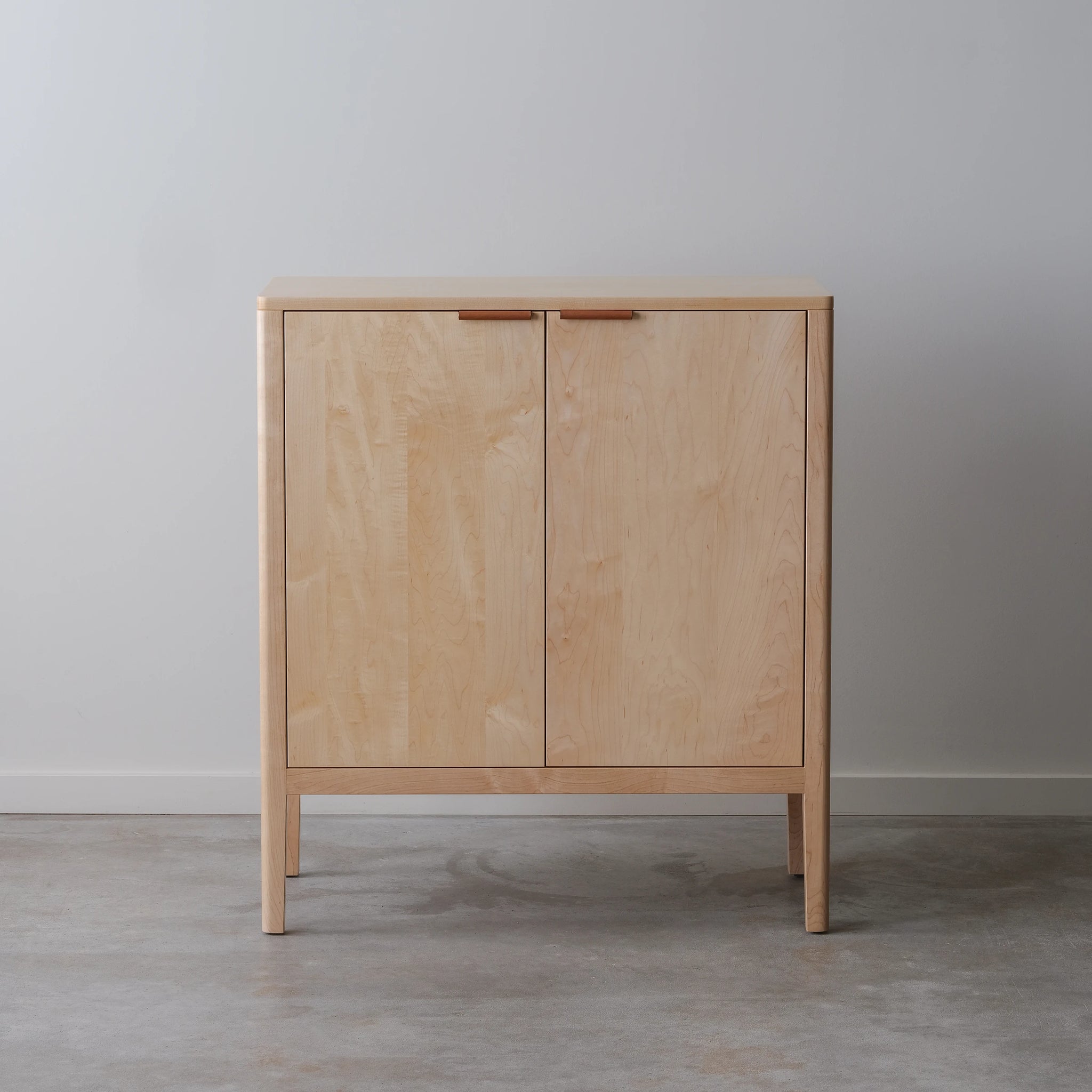 Avers Entry Cabinet – Hedge House Furniture