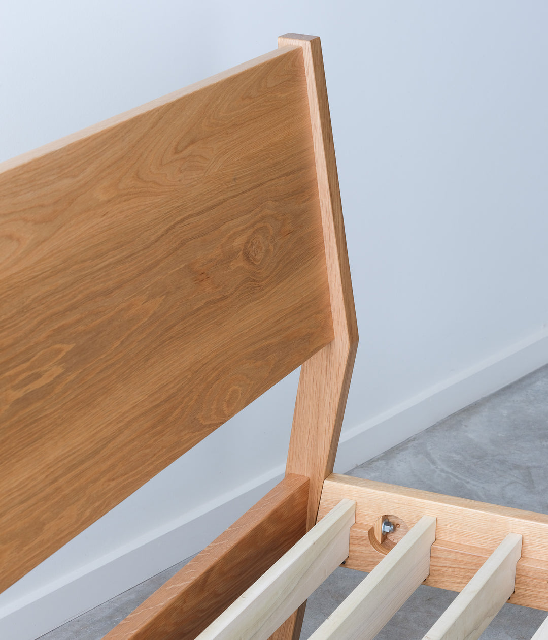 In stock White oak Queen Fulton Bed 113897