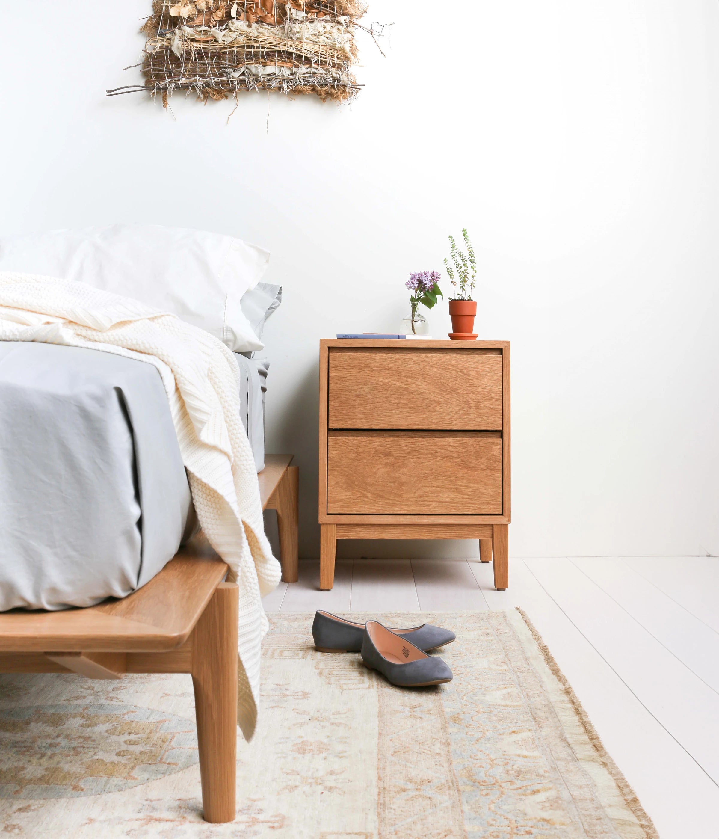 Hedge House Furniture Platform Bed