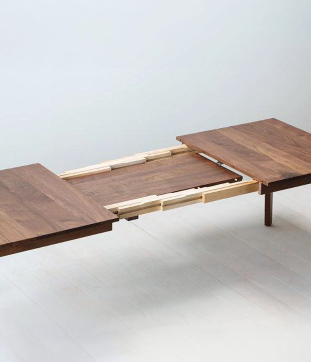 Walnut w/leaves, leaf storage inside table